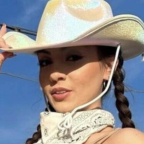 Lexxx x modèle érotique galerie