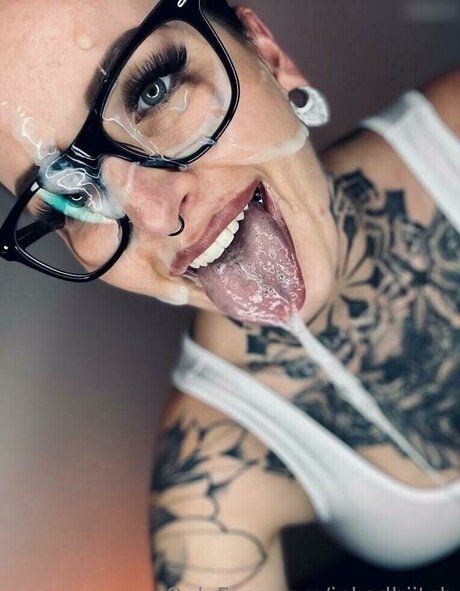 inkedbiitch modèle joli photos