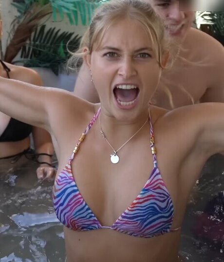 Zoe Kaeppele modèle magnifique image