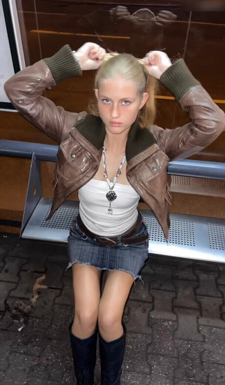 Zoe Kaeppele actrice chaude galerie