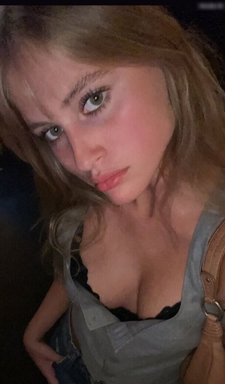 Zoe Kaeppele étoile érotique collection