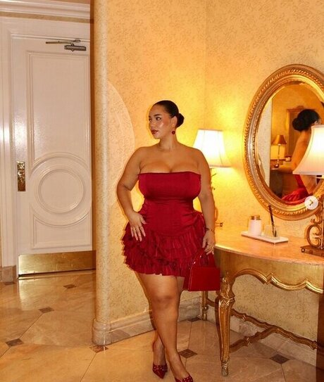 Katelyn Sade belle star du porno galerie