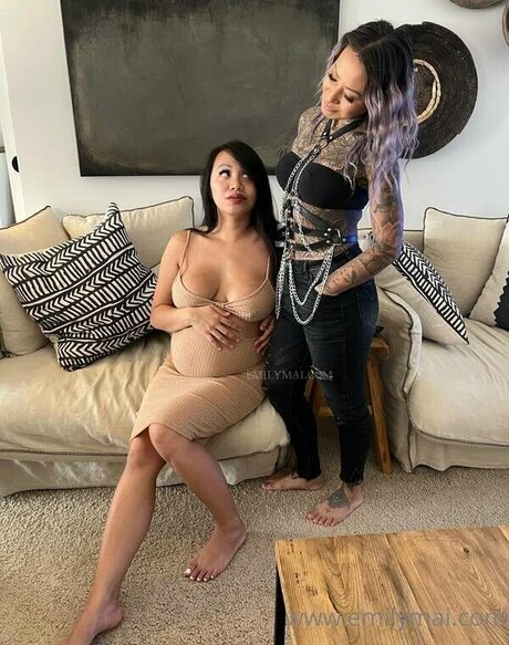 Emily Mai meilleure star du porno collection