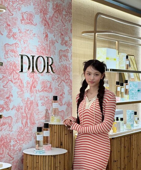 Haerin modèle pornographique archive