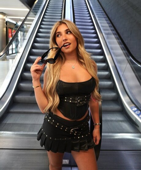 Rosie McClelland mannequin img