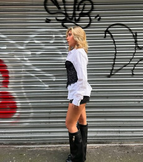 Rosie McClelland actrice nue images