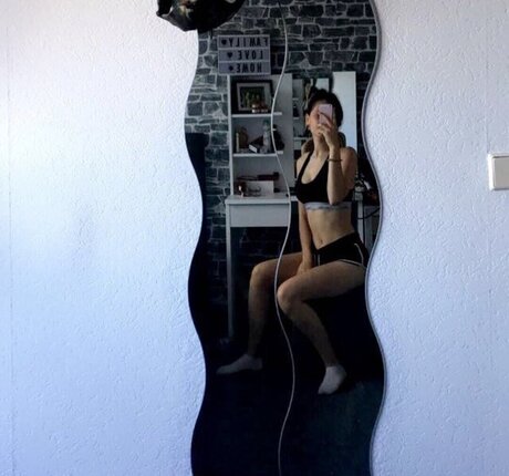 Tinelilnumb jolie actrice photos