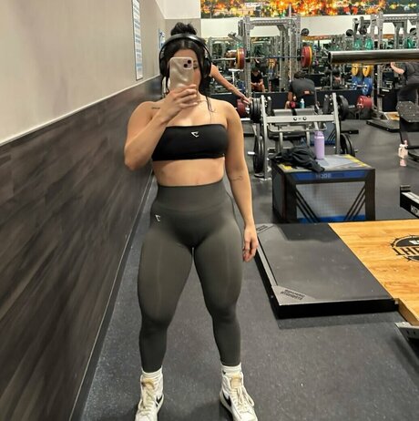 Karen Cantu modèle hd images