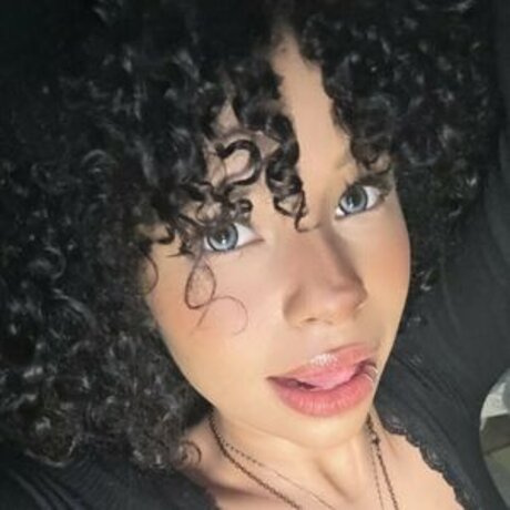 Ressonancee actrice exclusive img