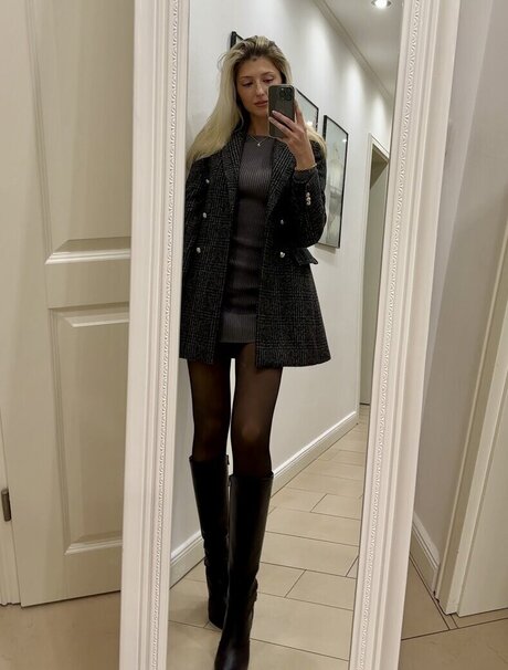 Tina Nora modèle exclusif galerie