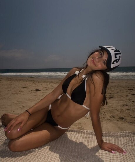 Prominent modèle érotique galeries