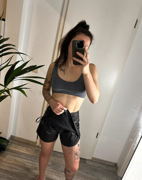 asiatique gratuit onlyfans exclusif chaud images