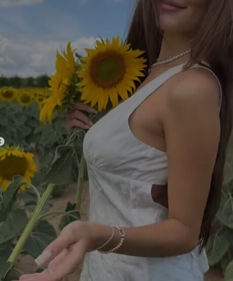 ado asiatique solo onlyfans xxx pornographique image