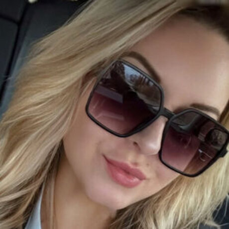 Anna Schmidt étoile sexy archive