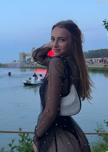 Kim Jule art de star du porno image