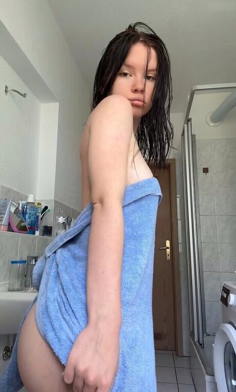 karolin ka actrice érotique photo