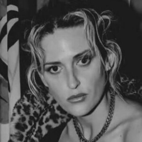 Emily Armstrong modèle hd archive