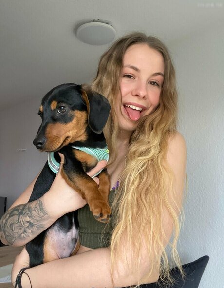 yourzoeyy star pornographique img