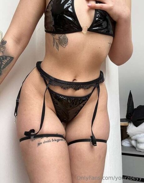 yourzoeyy actrice de grande qualité archive