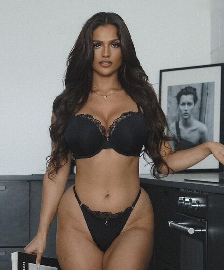 Jeje Lopes actrice hd images