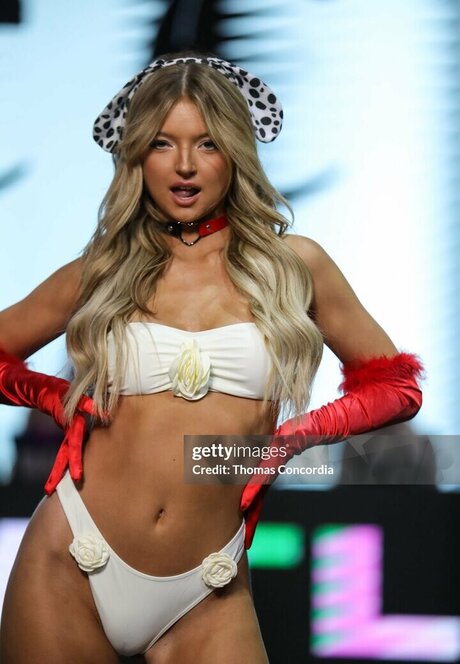 déshabillage onlyfans sexy sympa photos