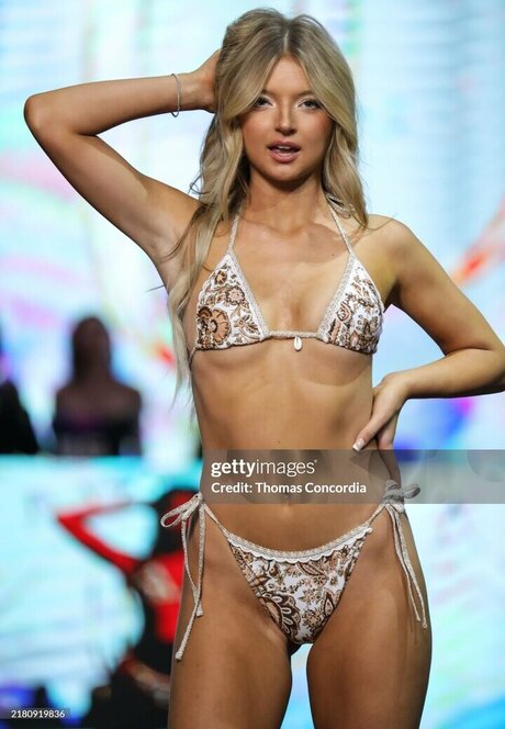 Shae Smolik étoile xxx photos