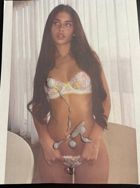 Cum Tributes modèle parfait photo