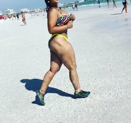 Dascha Polanco étoile magnifique galeries