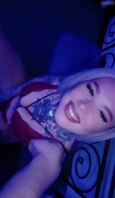 Typischblonnd modèle sexy photos