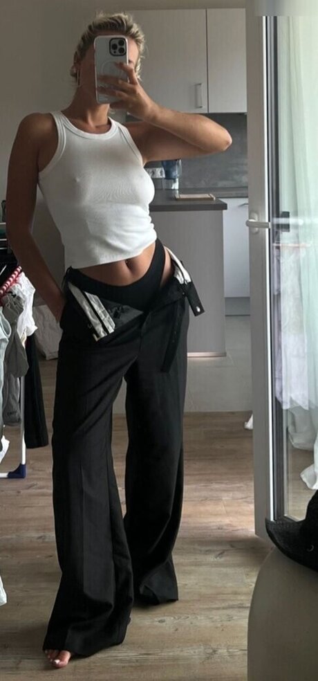 Anna Maria Schimanski modèle chaud images