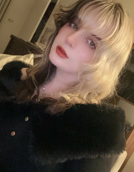 Aretteepls modèle magnifique images