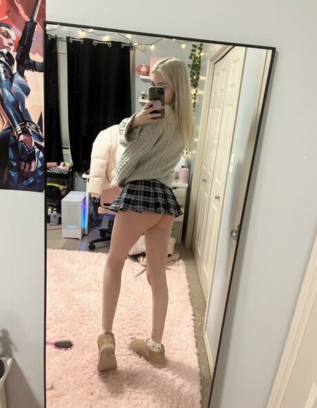 QoR Saige haut de star du porno photos