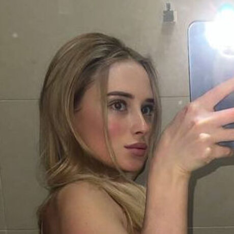 Blondinka Drive Angelina modèle sexy images