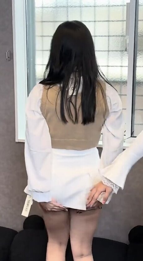 Akuma Nihmune actrice érotique images