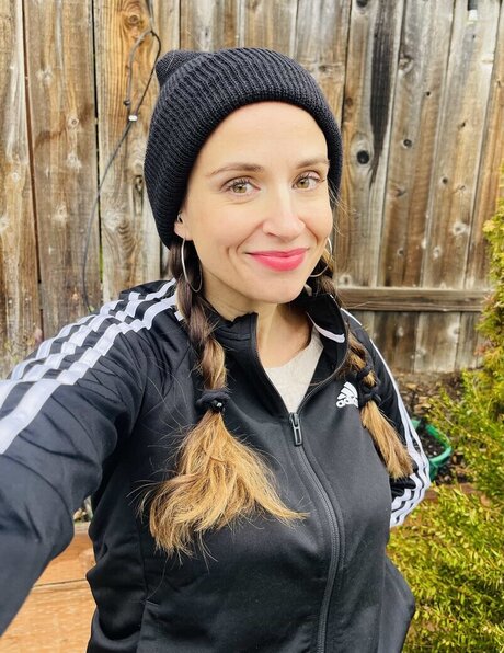 BellaSuede star érotique image