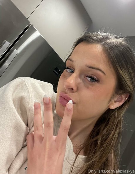 alexiaskye star érotique photo
