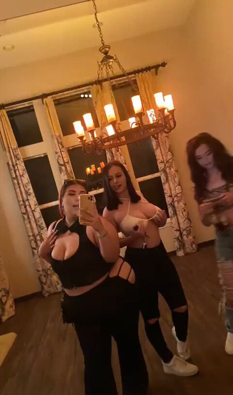 Emma Trotta modèle porno galerie