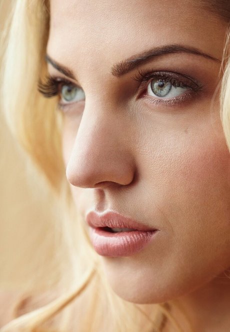 Sarah Nowak star du porno de haute qualité archive