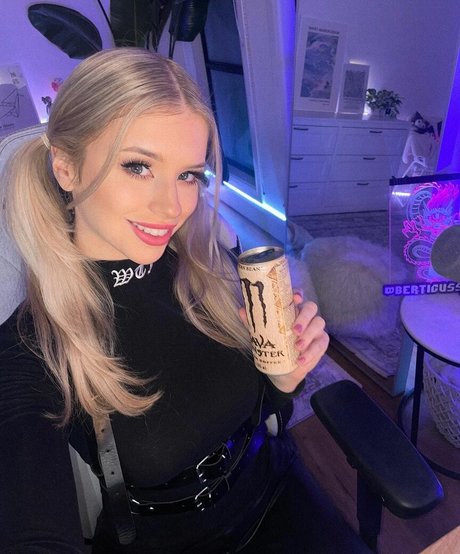 jeans cul onlyfans sexy jolie photo