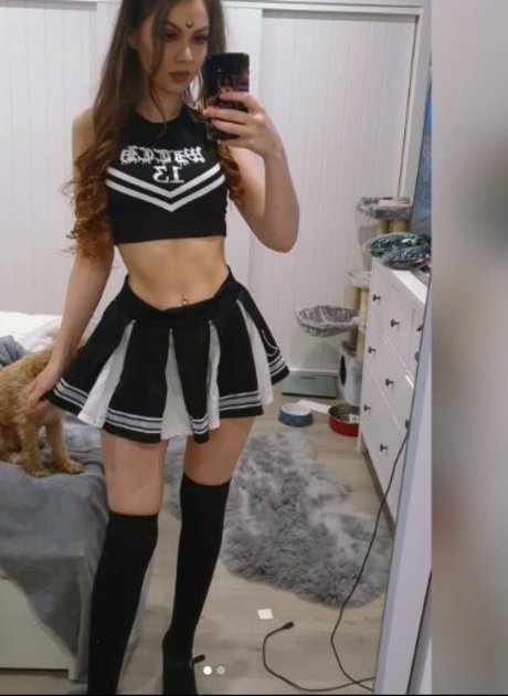 Aliythia modèle xxx des photos