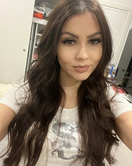 Aliythia modèle hd images