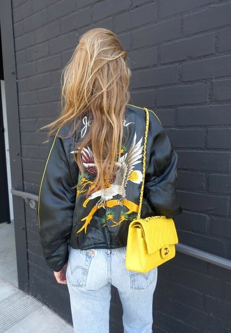 Camila Morrone star du porno érotique image