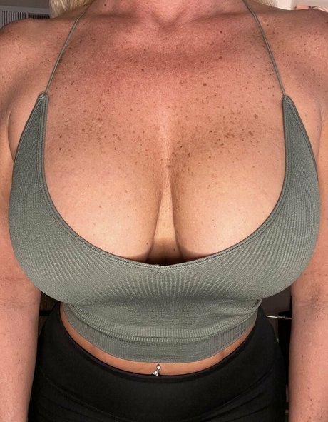 jennyjizzxxx modèle magnifique galeries