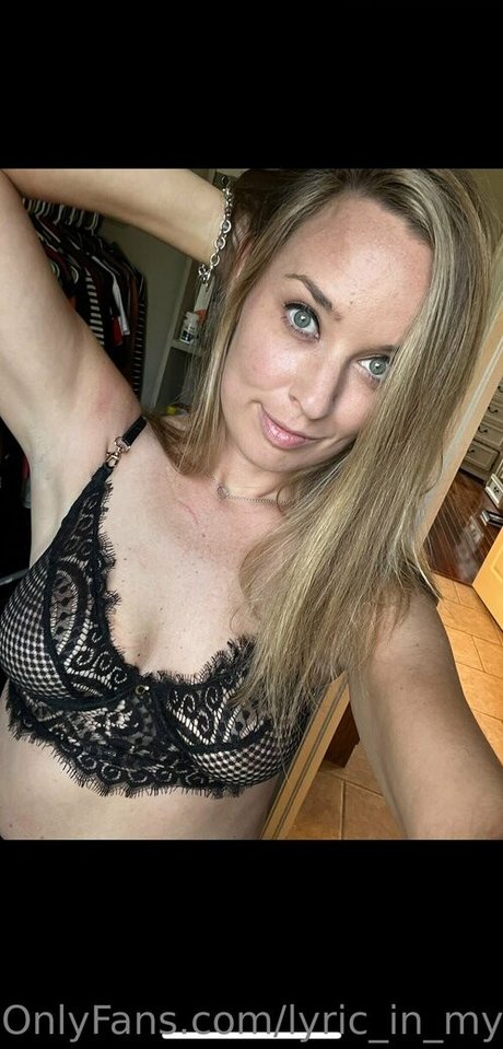 lyric in my head art modèle image