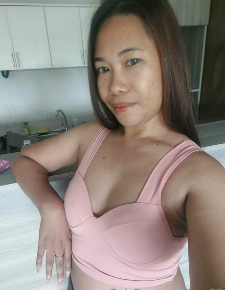 luzy93 modèle pornographique des photos