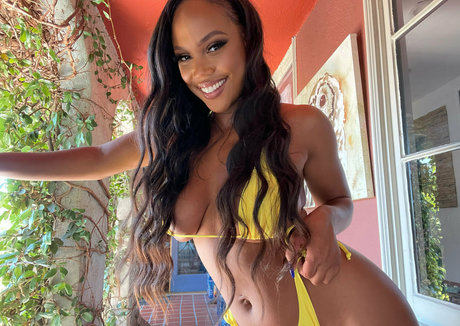 msaugustskye modèle nu galeries