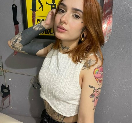 lauratavora actrice adulte archive