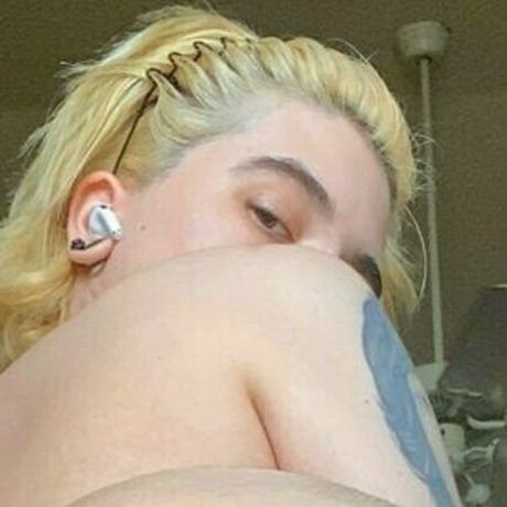 sage nova actrice nue photo