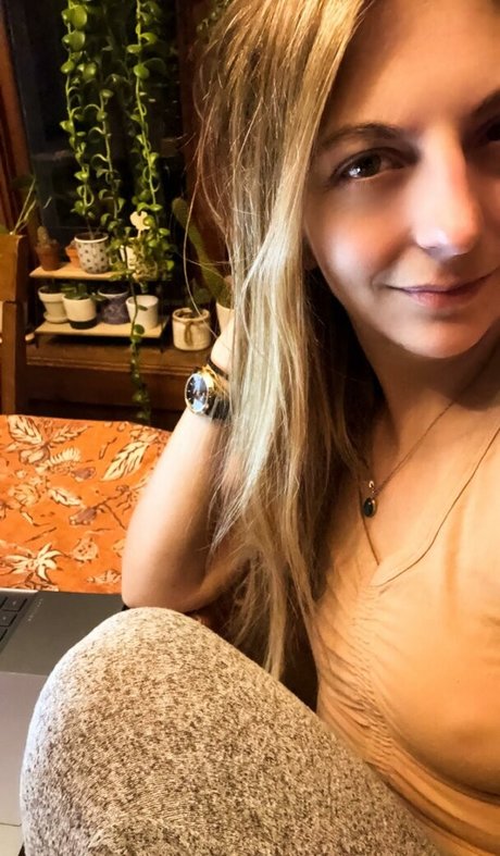 ButterflyYogaVIP actrice exclusive image