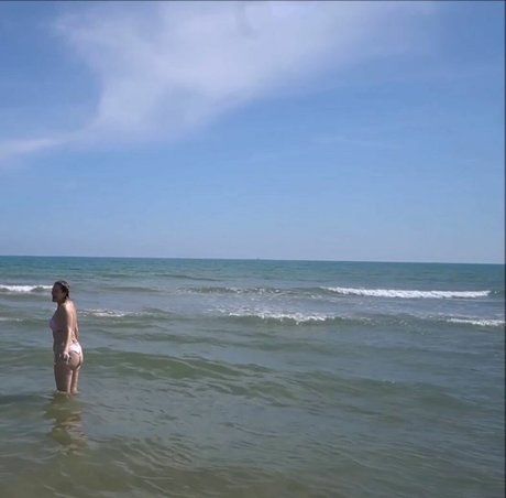 grandes aréoles onlyfans haut nu archive